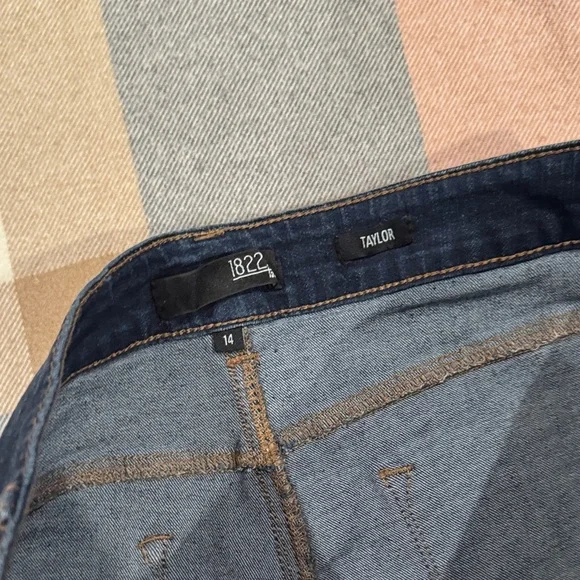 1822 Denim Dark Blue Cropped Jeans - Picture 6 of 11